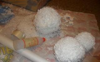 Снеговик своими руками из подручных материалов